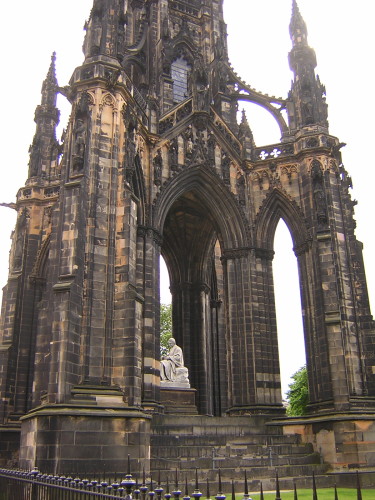 Памятник Вальтеру Скотту в Эдинбурге