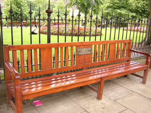 Скамейка в парке Эдинбурга
