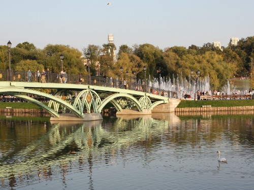 Мост и фонтан в Царицыно