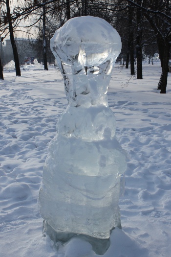 Вьюговей-2010, ледяные скульптуры: Нечто