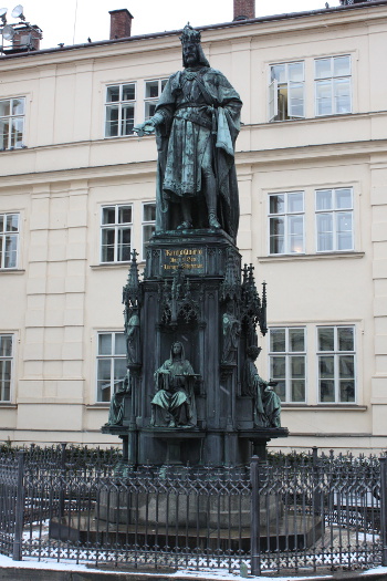 Прага: памятник Карлу IV
